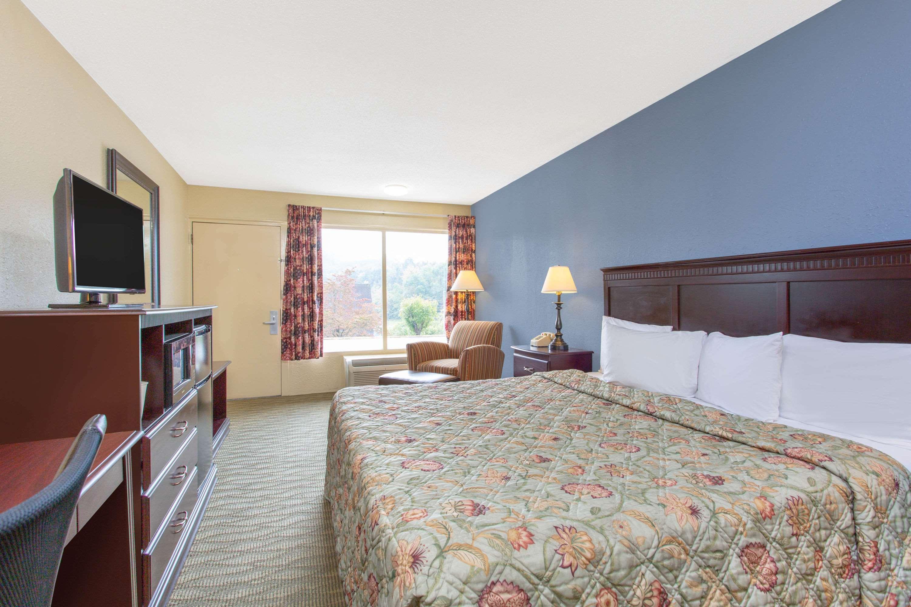 Days Inn By Wyndham Lexington Bagian luar foto