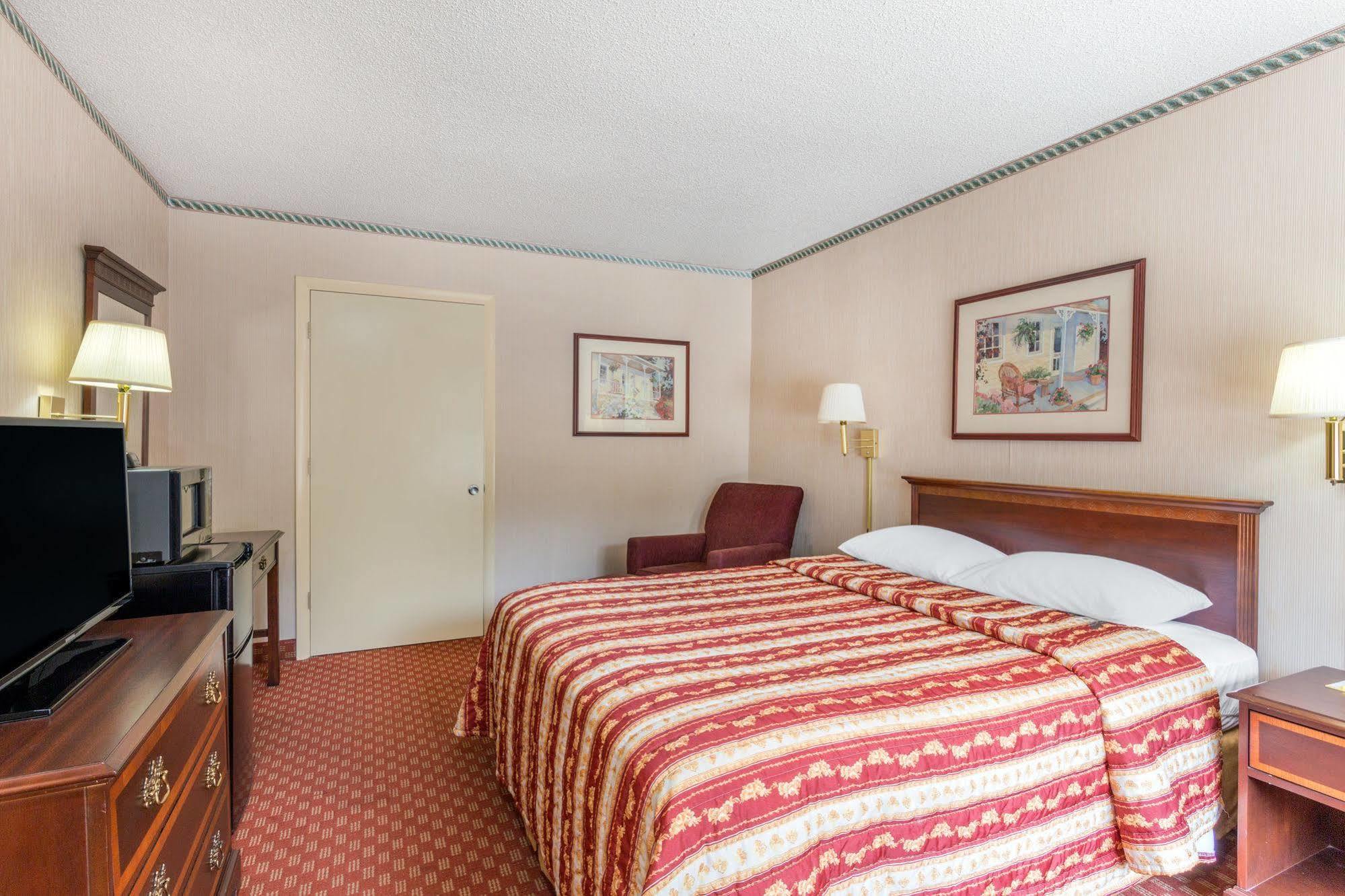 Days Inn By Wyndham Lexington Bagian luar foto