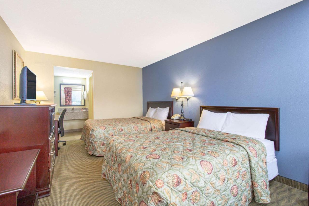 Days Inn By Wyndham Lexington Bagian luar foto
